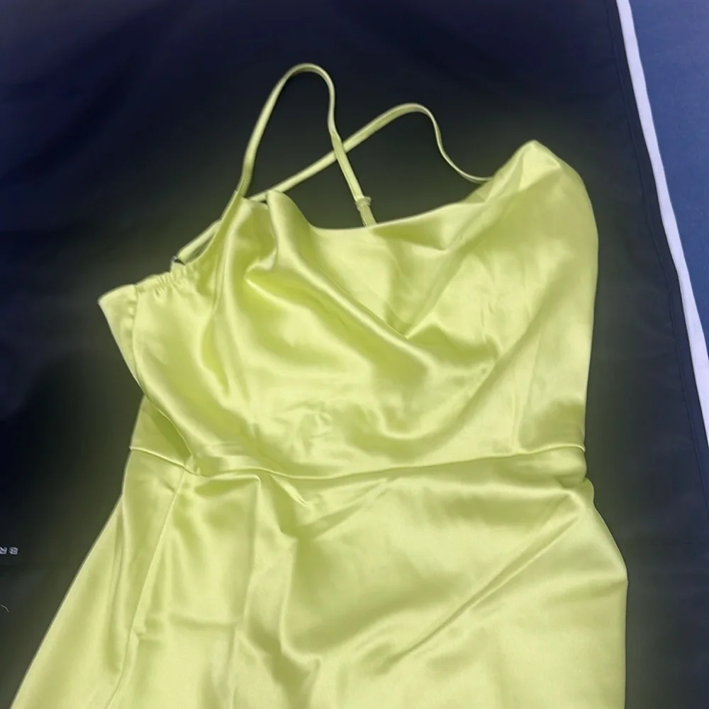 NWT forever 21 Honeydew Dress - Picture 5 of 11